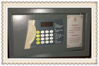开修换锁公司师傅电话-小车-面包车开锁配钥匙-_开卷帘门-挂锁钥匙-车控门-车库门锁公司电话-