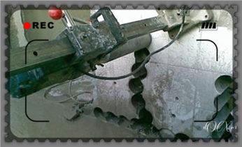 水泥重墙壁楼房地板面开门洞水钻打孔钻孔电话_小型钻孔机-水钻打混凝土孔价格