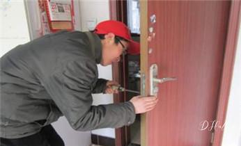 开锁修锁换锁-专业开汽车锁-24小时上门修锁换锁芯体-保险箱柜-电子智能门禁指纹密码锁安装开锁维修-配汽车防盗遥控芯片钥匙后备箱附近服务公司电话_开锁公司电话-附近专业开汽车锁-24小时上门修换锁芯体-保险箱柜-电子智能门禁指纹密码锁安装维修-配防盗遥控芯片钥匙开后备箱救援服务