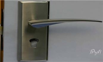 专业开汽车锁公司电话附近24小时上门修锁换锁芯体-保险箱柜-电子智能门禁指纹密码锁安装开锁维修-配汽车防盗遥控芯片钥匙救援服务白云荔湾广州越秀海珠天河黄埔番禺花都南沙从化增城