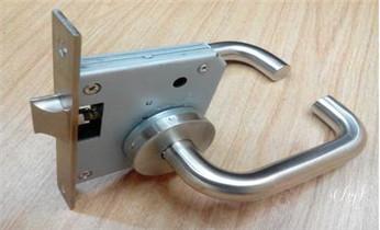 专业开汽车锁公司电话附近24小时上门修锁换锁芯体-保险箱柜-电子智能门禁指纹密码锁安装开锁维修-配汽车防盗遥控芯片钥匙救援服务_开锁公司电话-附近专业开汽车锁-24小时门修换锁芯体-保险箱柜-电子智能门禁指纹密码锁安装维修-配防盗遥控芯片钥匙开后备箱服务