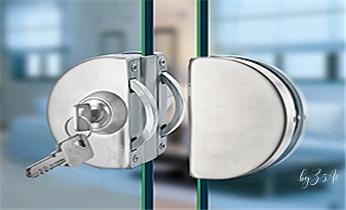 专业开汽车锁公司电话附近24小时上门修锁换锁芯体-保险箱柜-电子智能门禁指纹密码锁安装开锁维修-配汽车防盗遥控芯片钥匙救援服务_开锁公司电话-附近哪里有专业开汽车锁-24小时上门修换锁芯体-保险箱柜-电子智能门禁指纹密码锁安装维修-配防盗遥控芯片钥匙服务