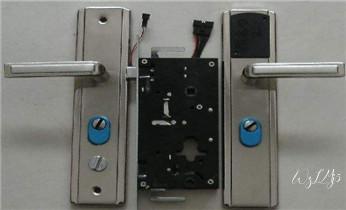 专业开汽车锁公司电话附近24小时上门修锁换锁芯体-保险箱柜-电子智能门禁指纹密码锁安装开锁维修-配汽车防盗遥控芯片钥匙救援服务_开锁公司电话-附近专业开汽车锁-24小时门修换锁芯体-保险箱柜-电子智能门禁指纹密码锁安装维修-配防盗遥控芯片钥匙开后备箱服务