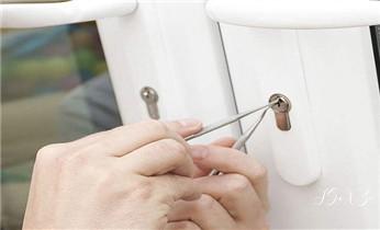 开锁公司电话-专业开汽车锁-附近24小时上门修锁换锁芯体-保险箱柜-电子智能门禁指纹密码锁安装开锁维修-配汽车防盗遥控芯片钥匙后备尾箱开锁救援服务_开锁公司电话-附近哪里有专业开汽车锁-24小时上门修换锁芯体-保险箱柜-电子智能门禁指纹密码锁安装维修-配防盗遥控芯片钥匙服务