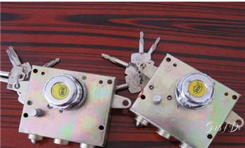 开锁公司电话-附近哪里有专业开汽车锁-24小时上门修换锁芯体-保险箱柜-电子智能门禁指纹密码锁安装维修-配防盗遥控芯片钥匙服务_专业开汽车锁公司电话附近24小时上门修锁换锁芯体-保险箱柜-电子智能门禁指纹密码锁安装开锁维修-配汽车防盗遥控芯片钥匙救援服务