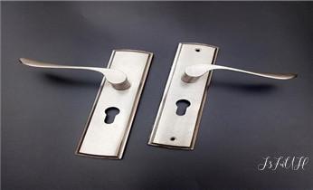 开锁公司电话-附近哪里有专业开汽车锁-24小时上门修换锁芯体-保险箱柜-电子智能门禁指纹密码锁安装维修-配防盗遥控芯片钥匙服务南山深圳罗湖福田宝安龙岗盐田龙华坪山光明