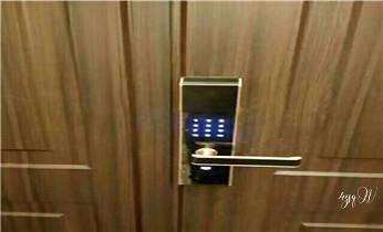 开锁修锁换锁-专业开汽车锁-24小时上门修锁换锁芯体-保险箱柜-电子智能门禁指纹密码锁安装开锁维修-配汽车防盗遥控芯片钥匙后备箱附近服务公司电话_开锁公司电话-附近专业开汽车锁-24小时门修换锁芯体-保险箱柜-电子智能门禁指纹密码锁安装维修-配防盗遥控芯片钥匙开后备箱服务