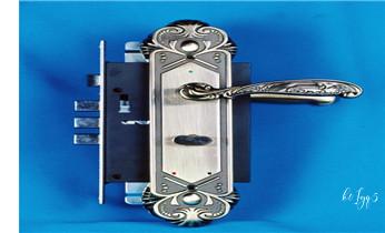 专业开汽车锁公司电话附近24小时上门修锁换锁芯体-保险箱柜-电子智能门禁指纹密码锁安装开锁维修-配汽车防盗遥控芯片钥匙救援服务_开锁修锁换锁-专业开汽车锁-24小时上门修锁换锁芯体-保险箱柜-电子智能门禁指纹密码锁安装开锁维修-配汽车防盗遥控芯片钥匙后备箱附近服务公司电话