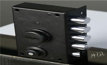 开锁公司电话-专业开汽车锁-附近24小时上门修锁换锁芯体-保险箱柜-电子智能门禁指纹密码锁安装开锁维修-配汽车防盗遥控芯片钥匙后备尾箱服务达坂城天山沙依巴克新市水磨沟头屯河米东乌鲁木齐