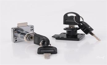 開修換鎖-專業開汽車鎖-24小時上門修換鎖芯體-保險箱櫃-電子智能門禁指紋密碼鎖安裝維修-配汽車防盜遙控芯片鑰匙公司電話灣仔香港荃灣觀塘黃大仙九龍城深水埗油尖旺南區東區中西