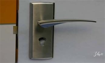 專業開汽車鎖公司電話附近24小時上門修鎖換鎖芯體-保險箱櫃-電子智能門禁指紋密碼鎖安裝開鎖維修-配汽車防盜遙控芯片鑰匙救援服務_專業開汽車鎖公司電話附近24小時上門修鎖換鎖芯體-保險箱櫃-電子智能門禁指紋密碼鎖安裝開鎖維修-配汽車防盜遙控芯片鑰匙救援服務