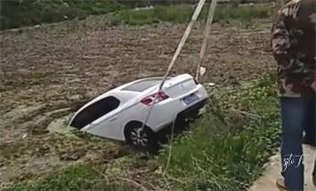 专业拖车吊车-地库-脱困-汽车运输救援公司电话_高速公路道路快速24小时拖车救援服务就附近公司热线电话-汽车搭电/补胎/吊车/脱困/维修/送油水/运输/开锁配钥匙-